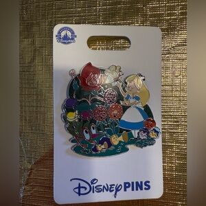 Disney Parks Alice in Wonderland Family Series Flowers Garden Pin New Glasses